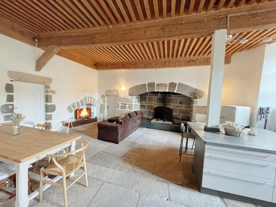 Logis Du Chandelier Le Puy-en-Velay 外观 照片